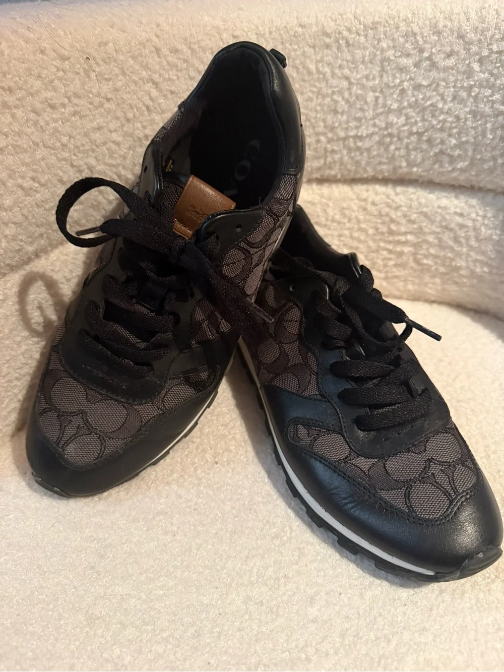 Coach Low Top Sneakers- Like New ( Style Code: G1827)